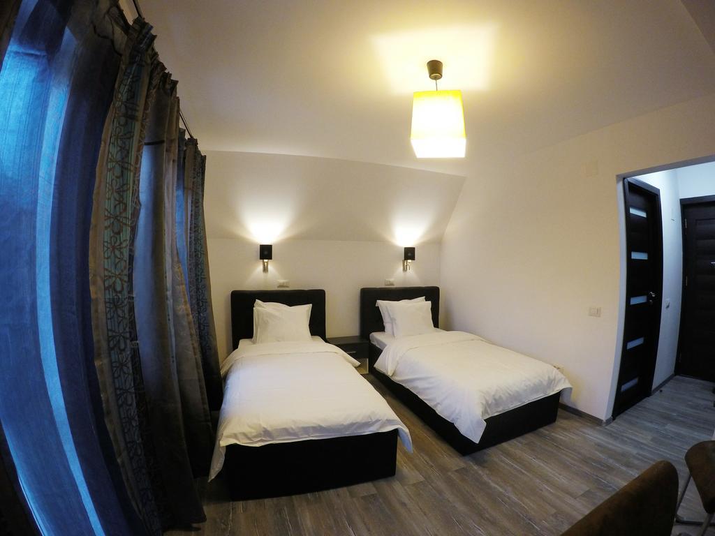 Pensiunea Mirage Tomesti  Dış mekan fotoğraf